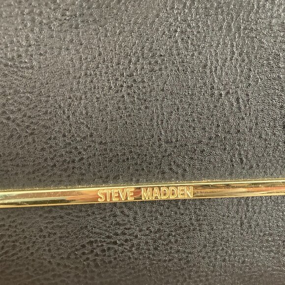 Beautiful Steve Madden Tote Bag - Picture 5 of 9